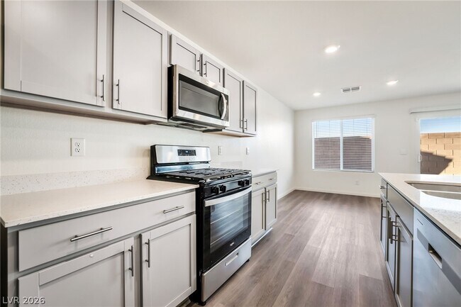 Building Photo - 3426 La Cura Ave