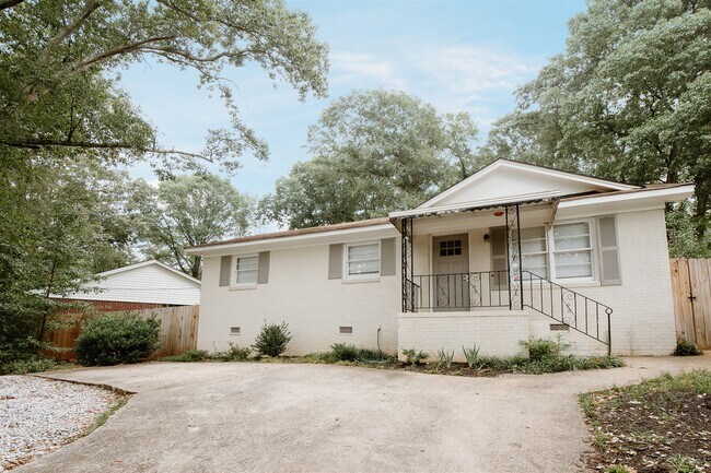 Primary Photo - 140 Catlin Cir