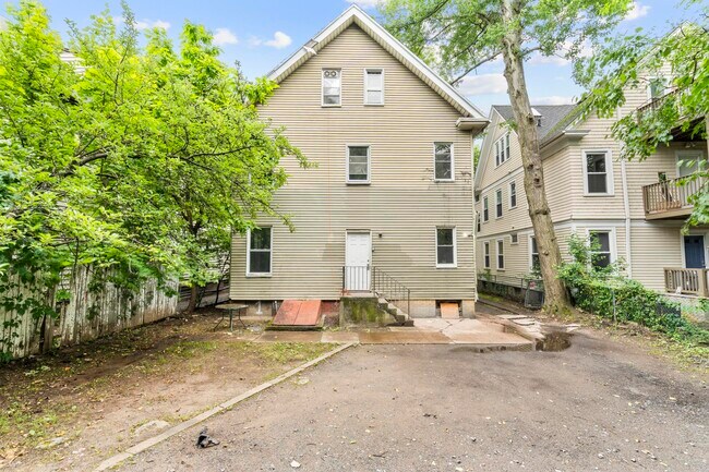 Building Photo - 260 Orchard St
