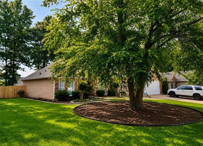 Building Photo - 463 Valleyside Dr