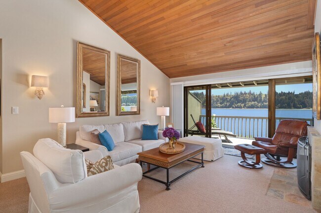 Building Photo - Short Term Lease | 2 Bed, 2 Bath Resort St...