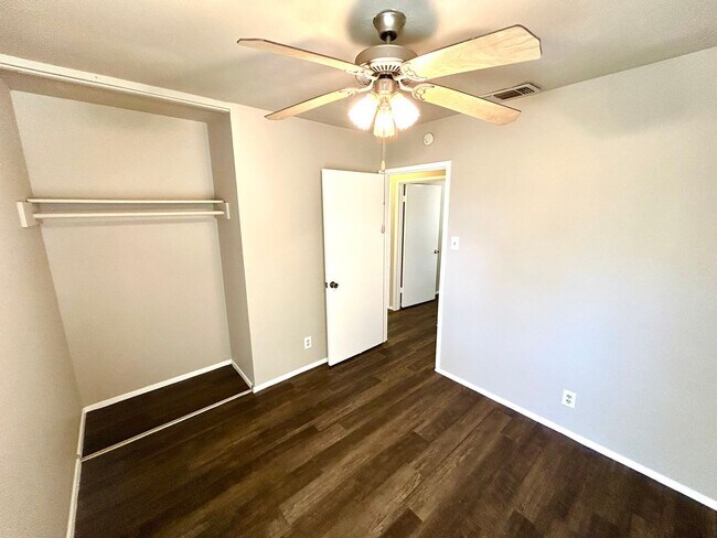 Building Photo - *COMING SOON* Cozy & Convenient – 3 Bedroom Home Near Shopping & Highways!