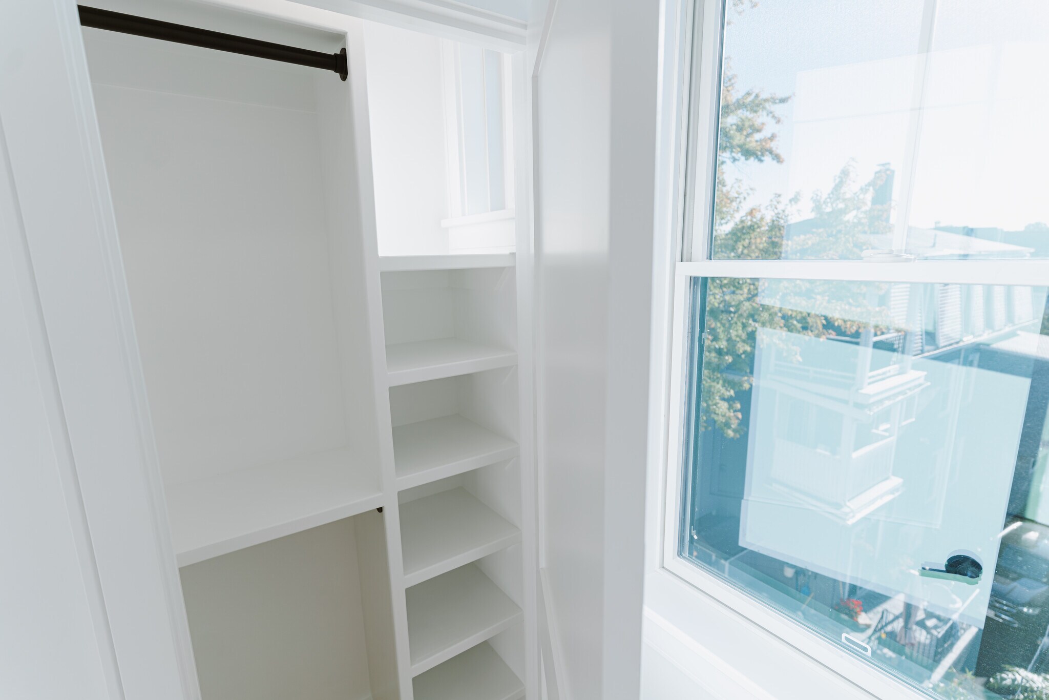 Building Photo - 5 Thurston St