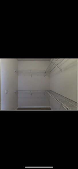 Master closet - 1182 Sapphire Dr