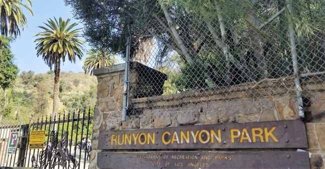 Building Photo - Luxurious 2 Bedroom, 2 Bath Condo in the Heart of Prime Hollywood