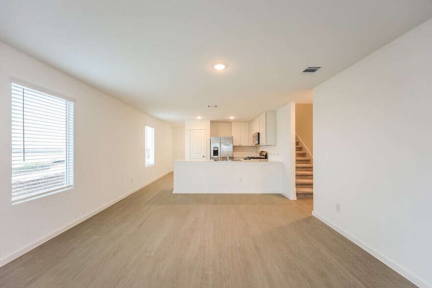 Building Photo - 1810 Musk Rose