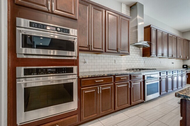 Building Photo - Stunning Summerlin Rental on Private Cul-d...