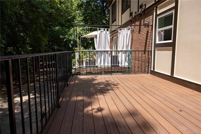 Building Photo - 147 Hunters Cove