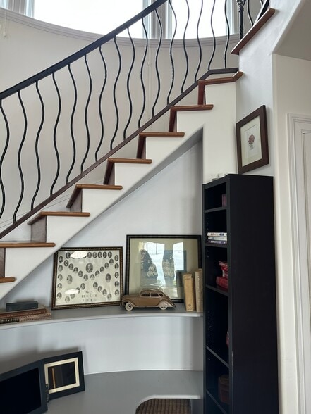 Downstairs game room - 115 Inez Pl