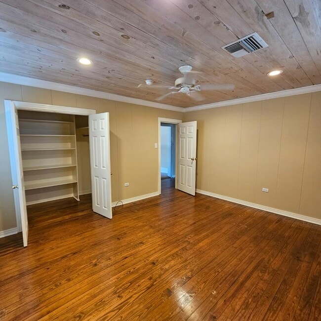 Building Photo - 1007 LA-20