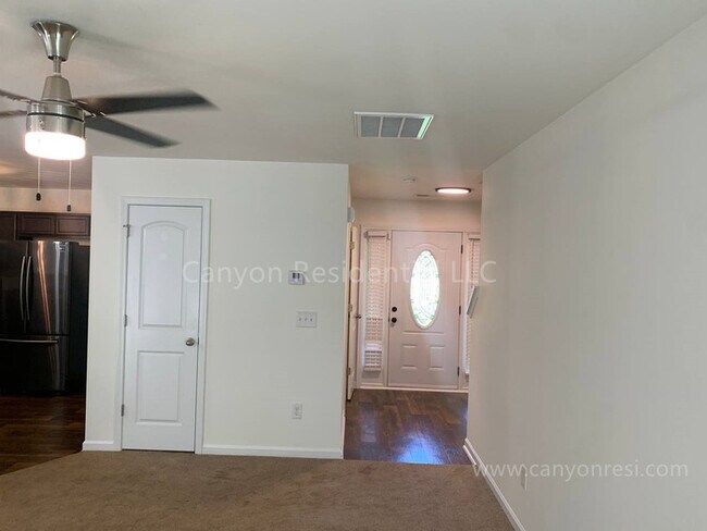 Building Photo - Recently Renovated!!Beautiful 4BR home.