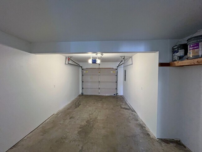 Building Photo - 16241-16243 Curry Ct SE