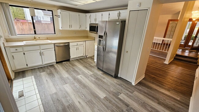 Building Photo - 5231 Bantry Dr