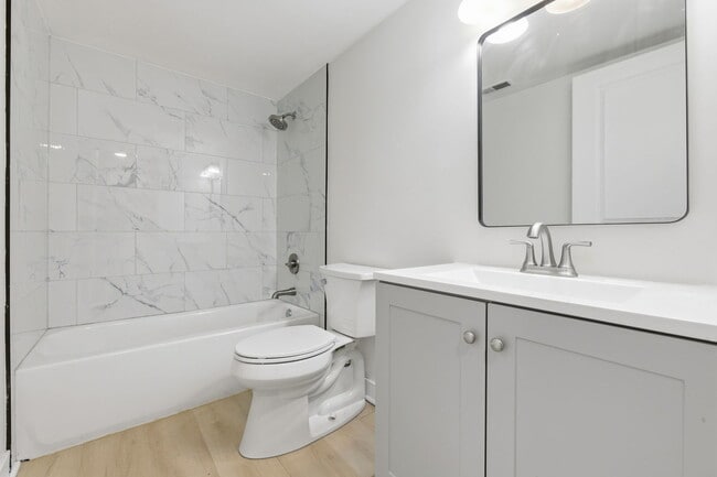 Building Photo - 382 Oak Trails Rd