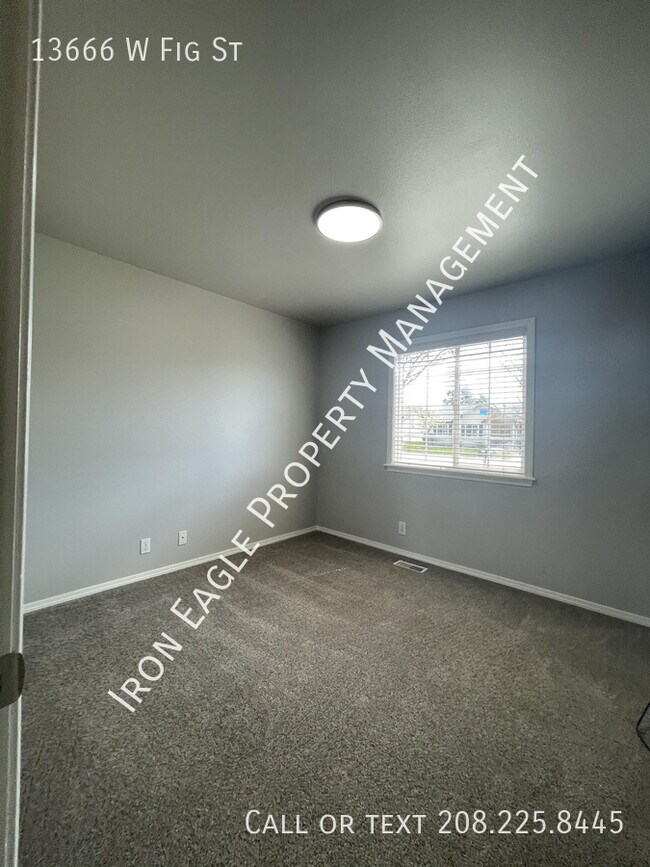 Building Photo - 13666 W Fig St