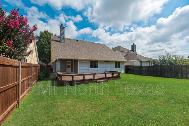 Building Photo - 9705 Meadow Rue Dr