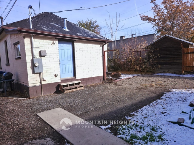Building Photo - 1074 E Kensington Ave
