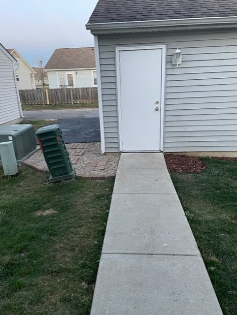 Building Photo - 122 Shay St