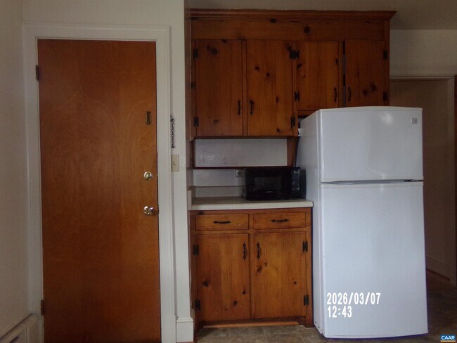 Building Photo - 127 Buckingham Cir