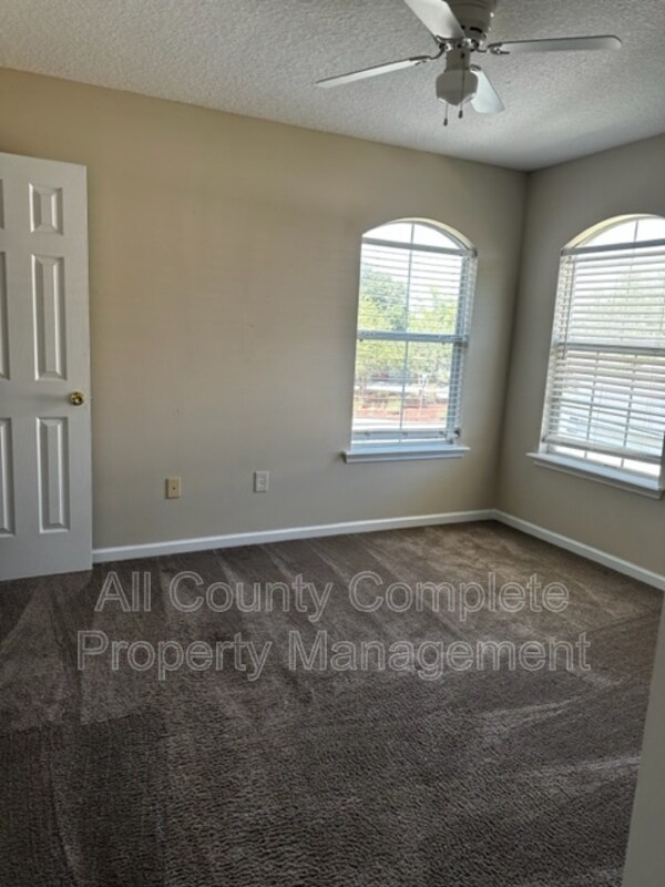 Building Photo - 4095 Pebble Brooke Circle South