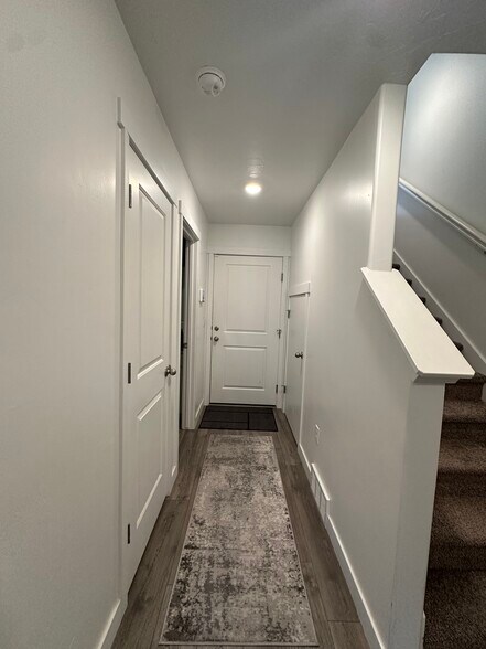 Building Photo - 1146 W 340 S