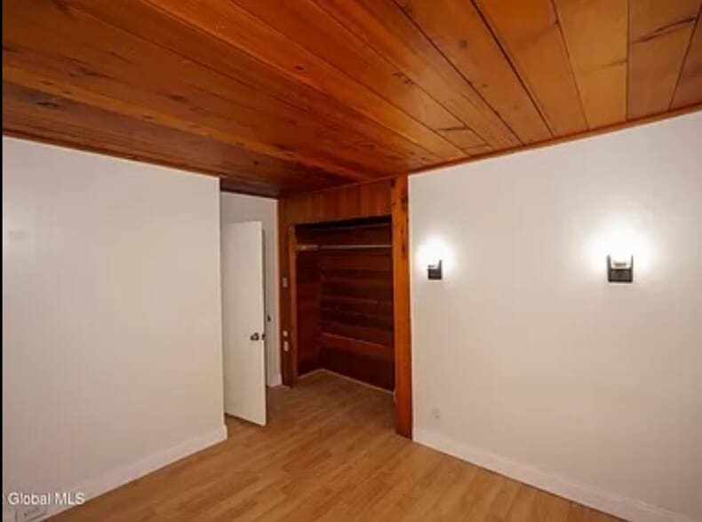 Building Photo - 1508 Tibbits Ave