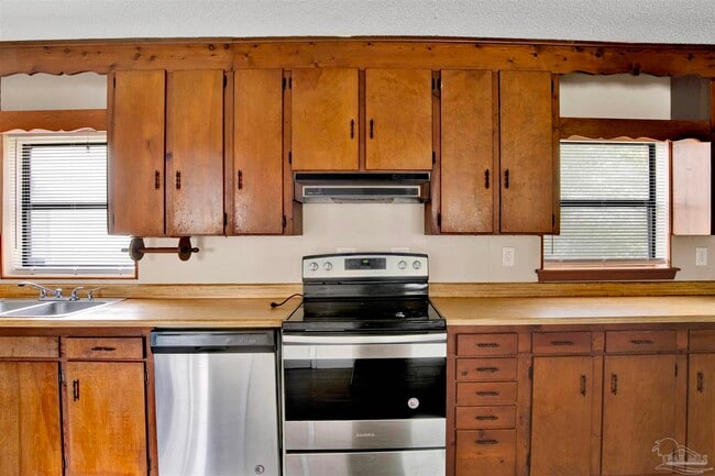 Building Photo - 2802 W Gonzalez St