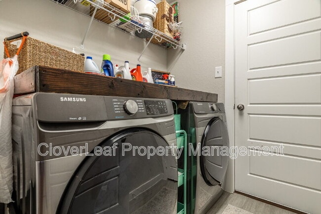 Building Photo - 804 Shrike Ln