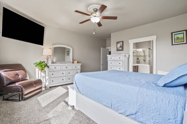 Building Photo - 18713 Easter Peak Ave