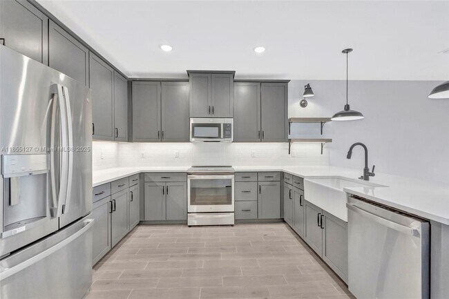 Building Photo - 301 Silver Sands Ln