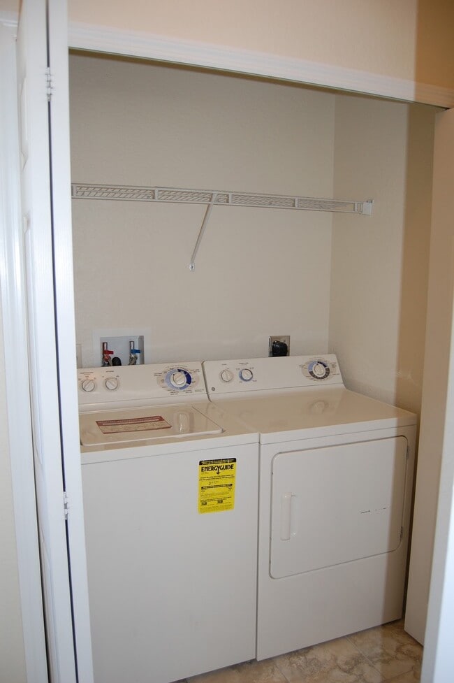 Building Photo - 1352 San Cristobal Ave