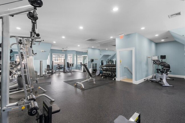 Building Photo - 85 Camp Ave