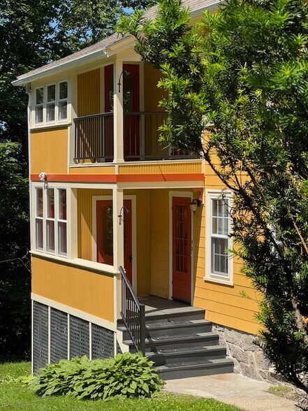 Building Photo - 22 Wakefield St