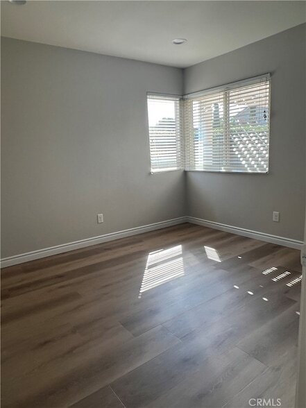 Building Photo - 26 Alderbrook
