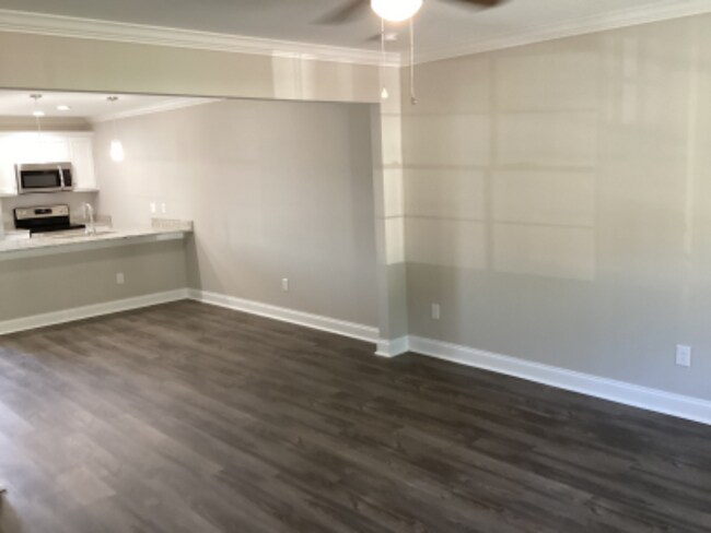 Building Photo - 3951 Newhall Dr NW