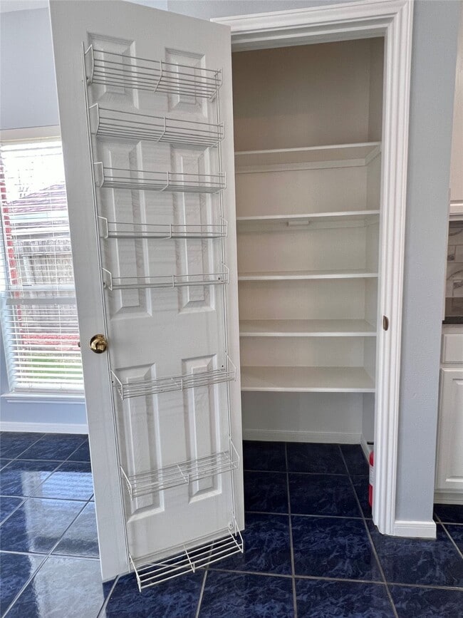 Building Photo - 3311 Whitebud Dr