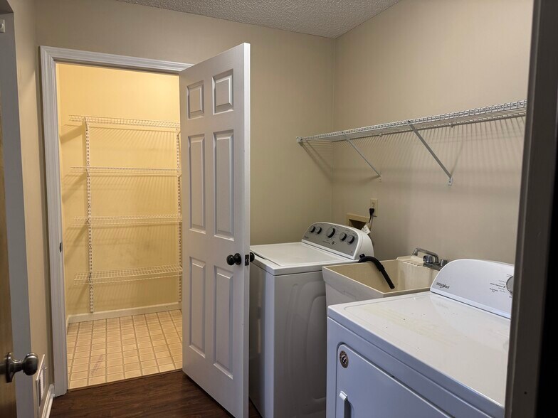 Building Photo - 15543 144th Ave