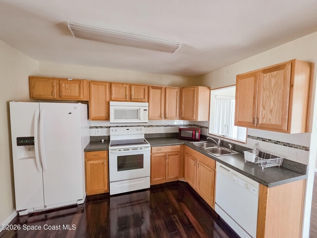 Building Photo - 443 Tewksbury Ln NE