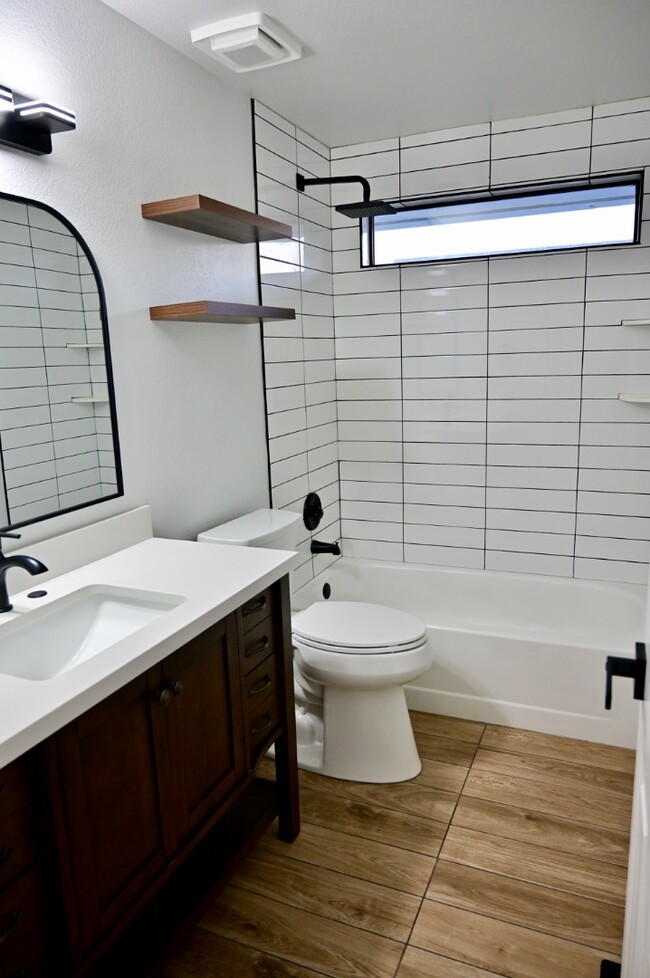 Building Photo - 4400 S Carbine Ave