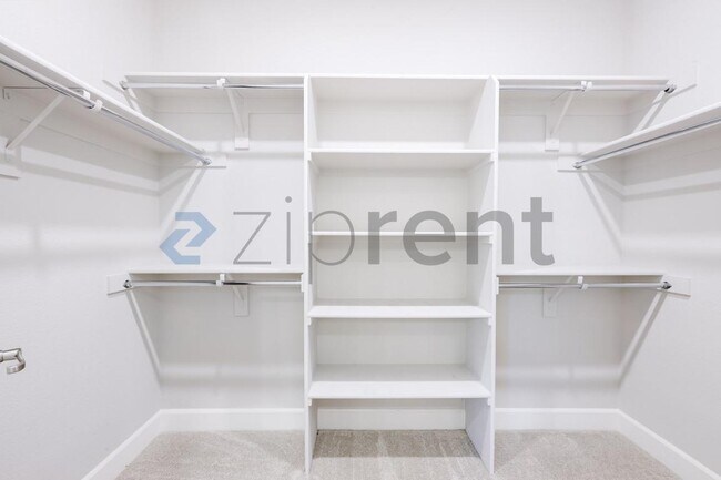 Building Photo - Unit
