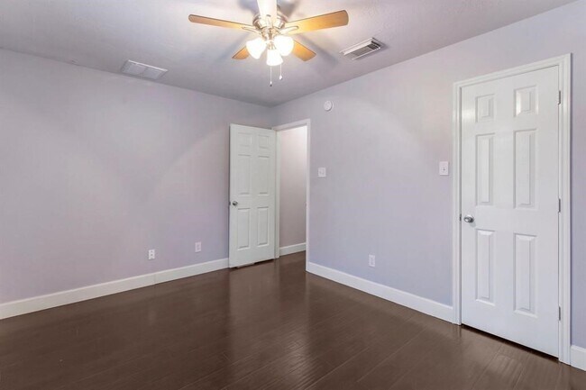 Building Photo - 2209 Ames St