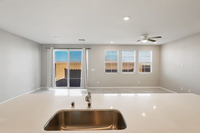 Building Photo - 5 Bedroom Home In Inspirada With Bed And F...