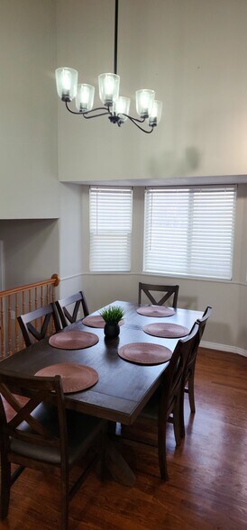 Building Photo - 1160 N Colonel Rd