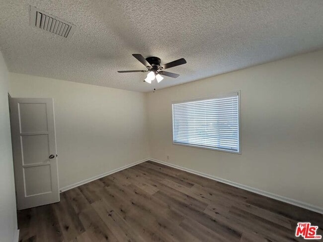 Building Photo - 7758 N Glenoaks Blvd