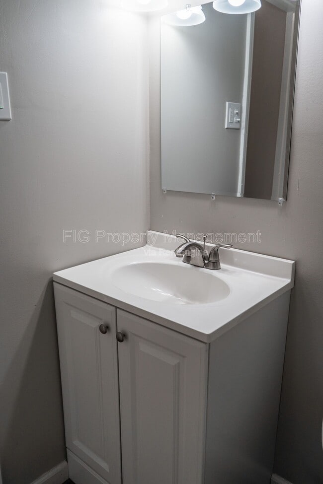 Building Photo - 112 Louella Dr