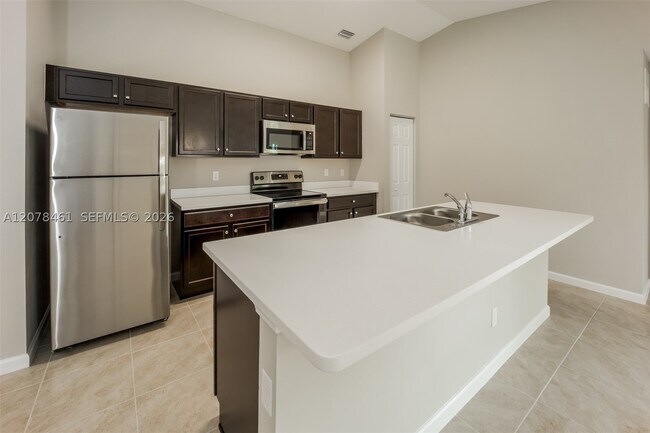 Building Photo - 643 SW Sail Terrace