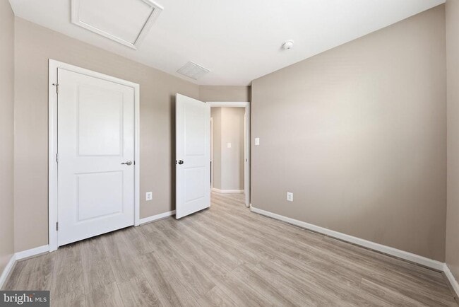 Building Photo - 174 Ontario Dr