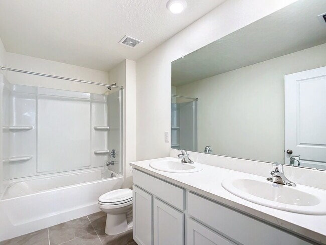 Building Photo - 5 Bedroom Rental Home with Large Backyard in Ocala Crossings!