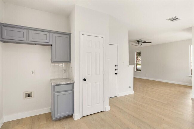 Building Photo - 3600 Texas Topaz Dr