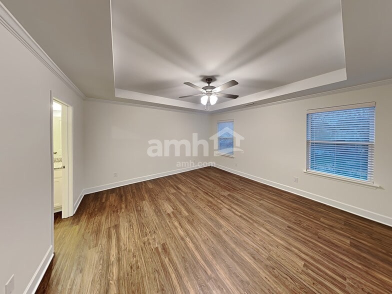 Building Photo - 3012 Esquire Dr